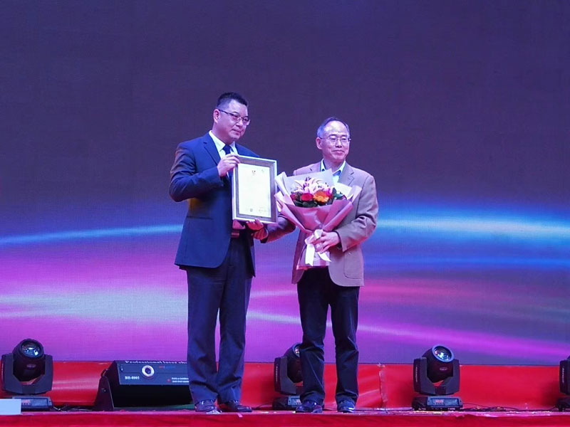 太昌公司秦總為兄弟團(tuán)隊